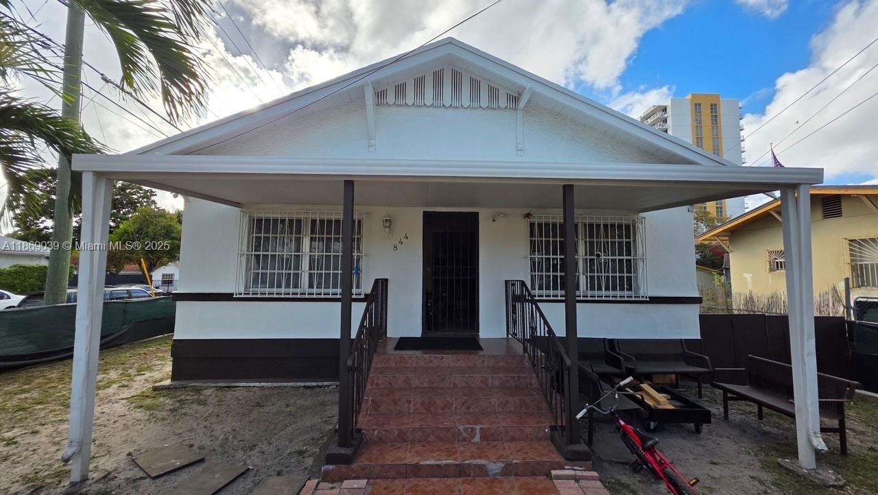 1ad5be0d-7523 844 SW 8th Ct, Miami FL 33130 — #A11869039