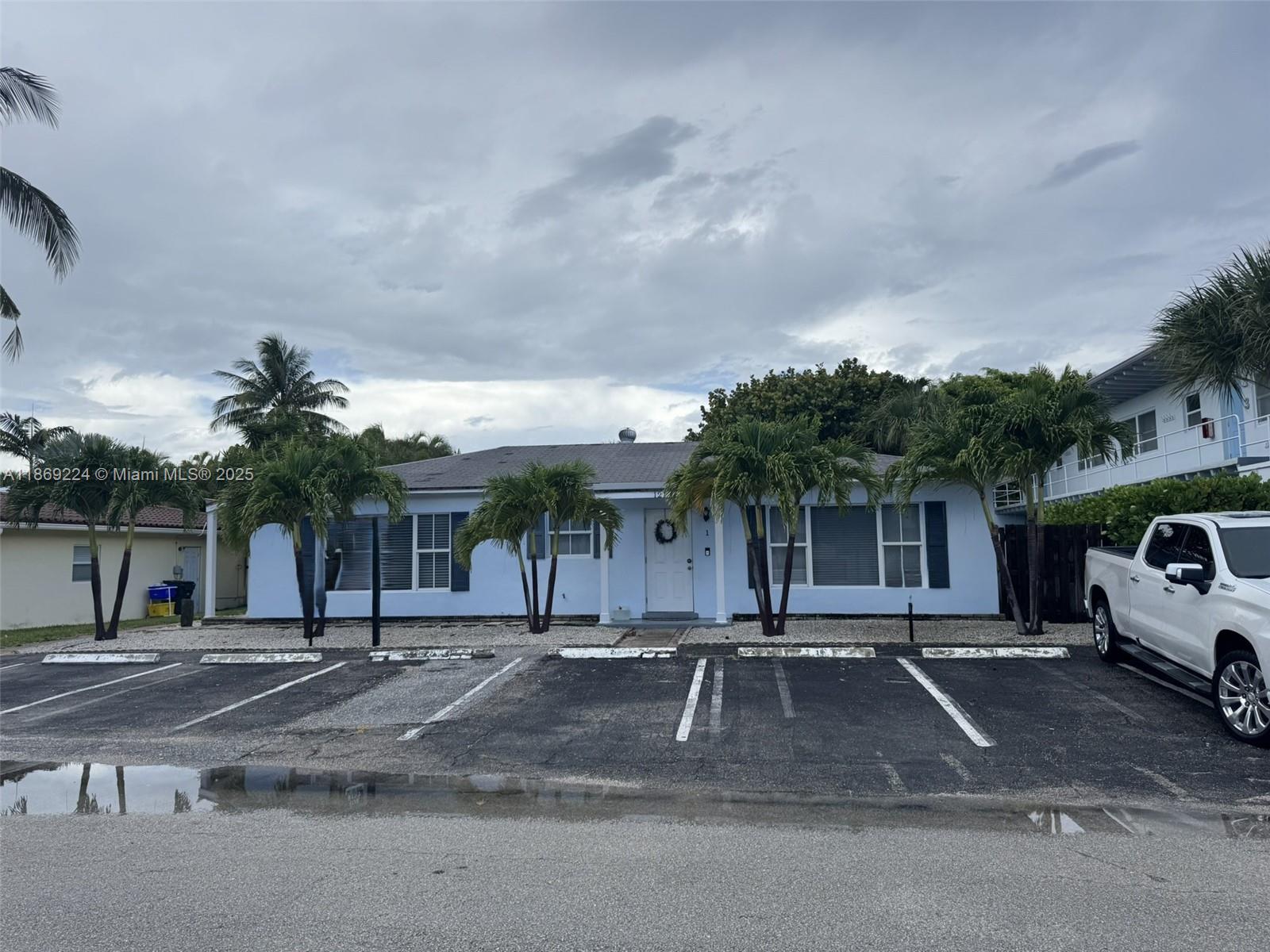 121 Linda Ln, Palm Beach Shores FL 33404 — #A11869224