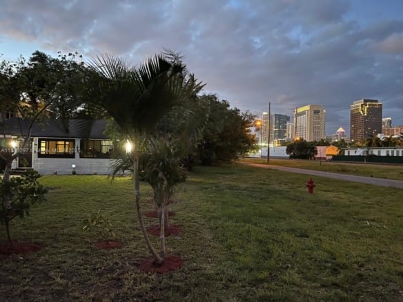 207 SW 11th Street, Fort Lauderdale FL 33315 — #A11869297