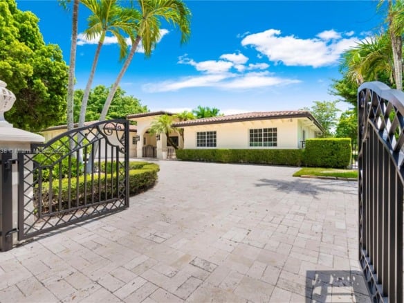 4001 Santa Maria St, Coral Gables FL 33146 — #A11869538