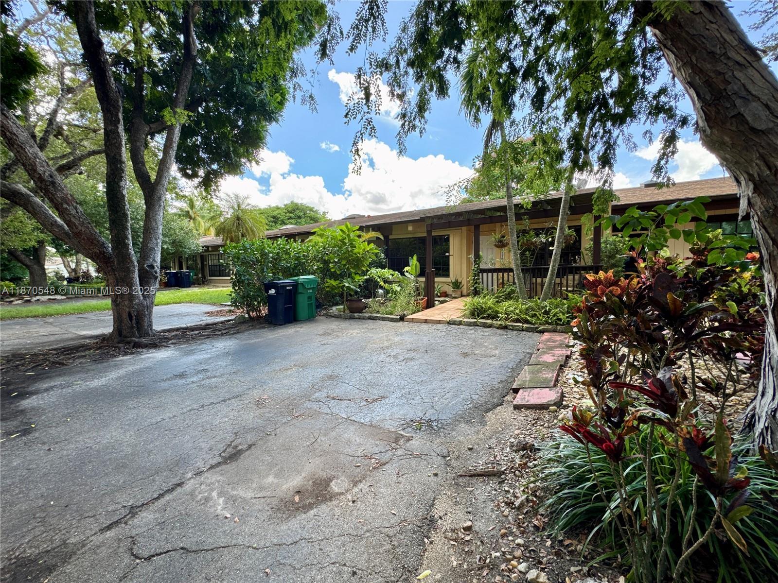 1ad5be0d-7605 13527 SW 101st Ln, Miami FL 33186 — #A11870548