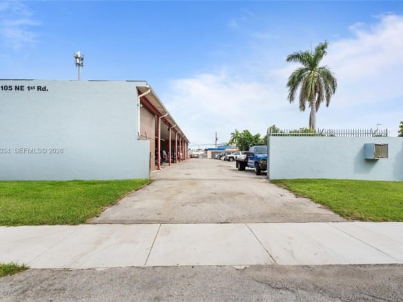 105 NE 1st Rd, Homestead FL 33030 — #A11871334