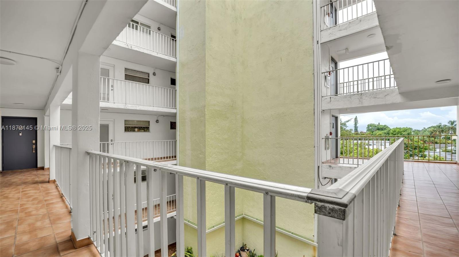 1ad5be0d-7688 8001 Crespi Blvd # 4B, Miami Beach FL 33141 — #A11872145