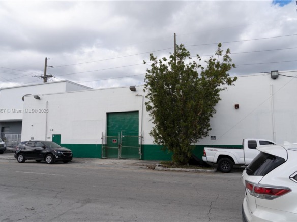 1395 NW 22nd St, Miami FL 33142 — #A11872857