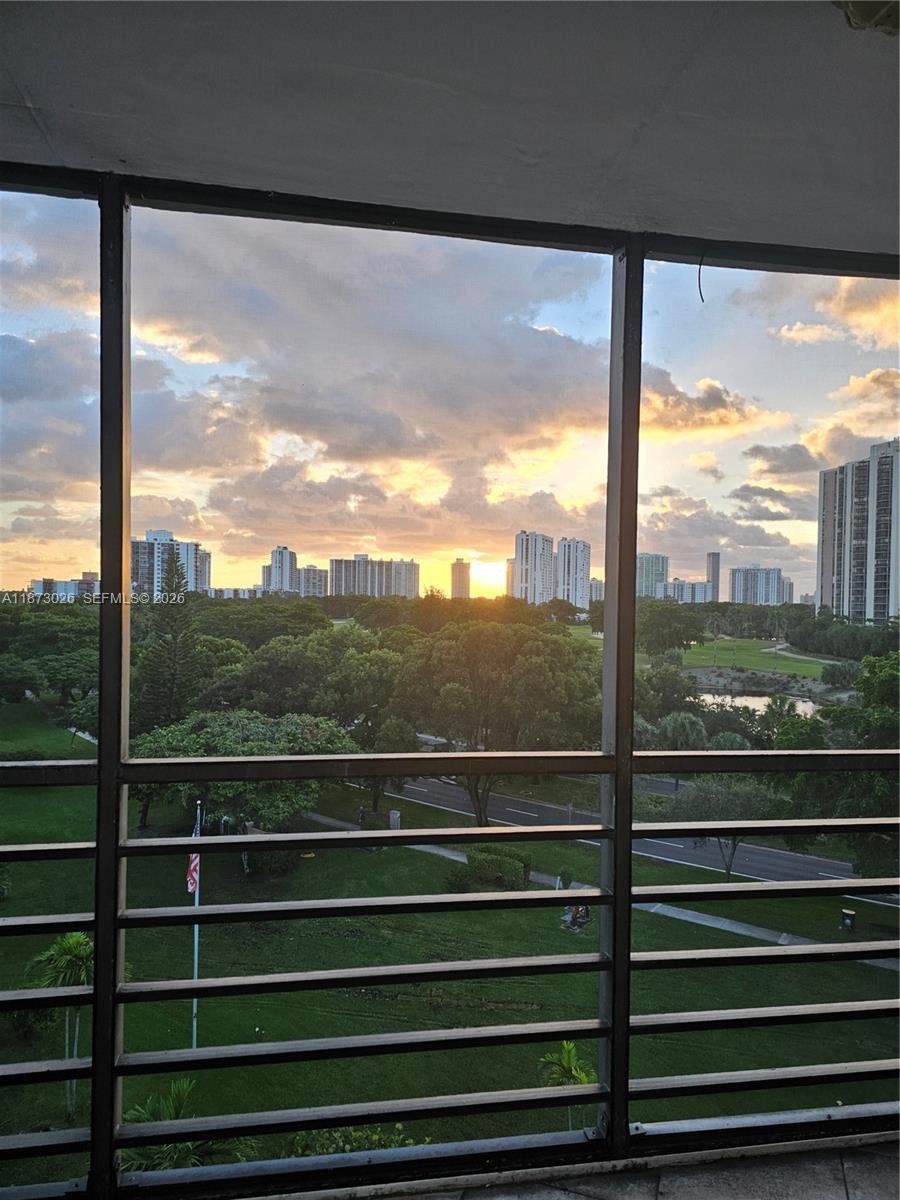 1ad5be0d-7729 20400 W Country Club Dr # 711, Aventura FL 33180 — #A11873026