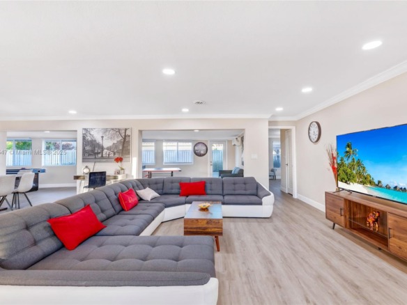 5740 NE 19th Ave, Fort Lauderdale FL 33308 — #A11873547