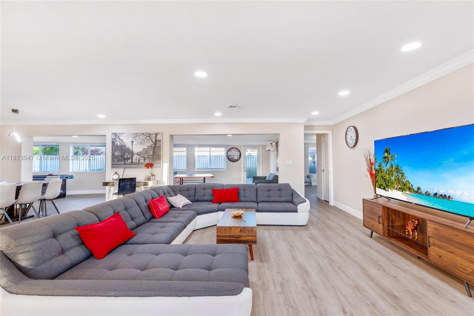 1ad5be0d-7760 5740 NE 19th Ave, Fort Lauderdale FL 33308 — #A11873547