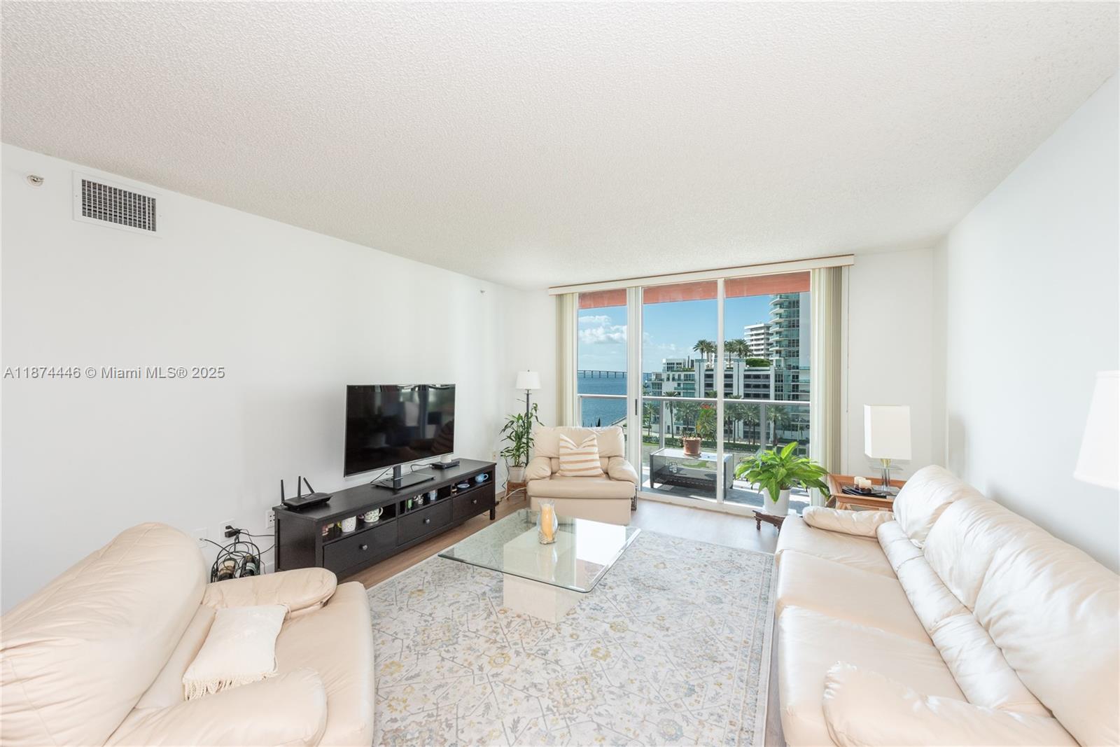 f 1155 Brickell Bay Dr # 609, Miami FL 33131 — #A11874446