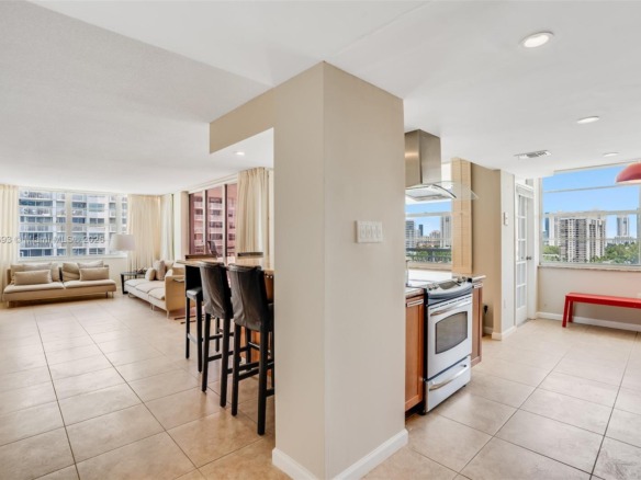 18041 Biscayne Blvd # 1404, Aventura FL 33160 — #A11874693