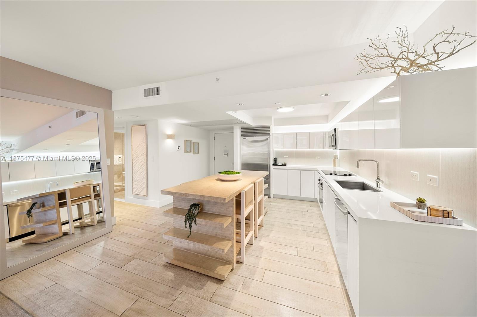 1ad5be0d-7843 Listing #A11875477