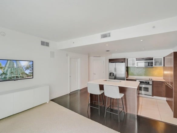 1900 N Bayshore Dr # 3207, Miami FL 33132 — #A11875598