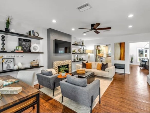 110 SE 11th Ave, Fort Lauderdale FL 33301 — #A11875779