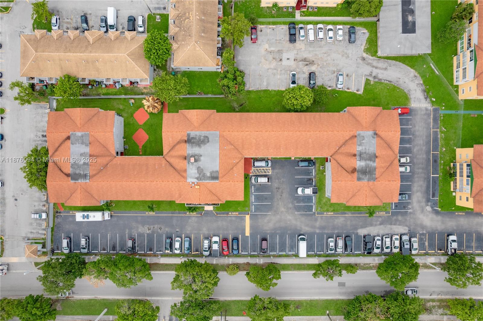 1ad5be0d-7872 120 Royal Palm Rd # 315, Hialeah Gardens FL 33016 — #A11876094