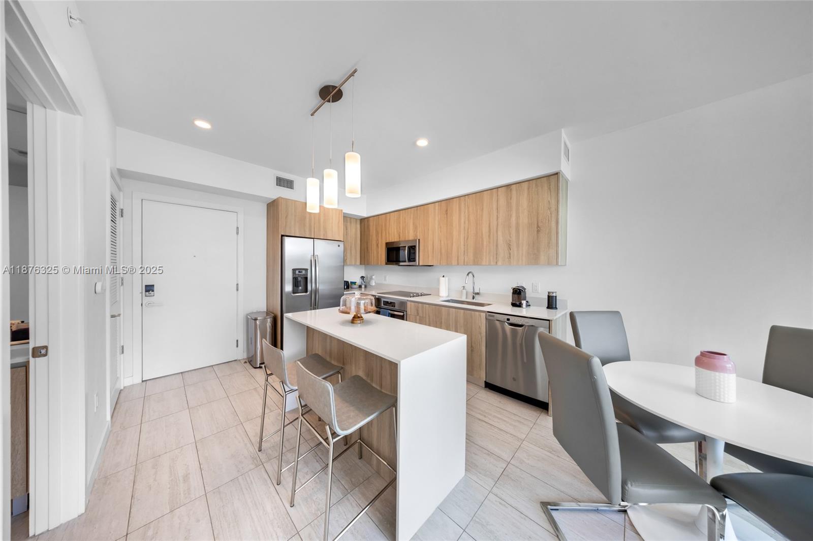 1ad5be0d-7886 Listing #A11876325