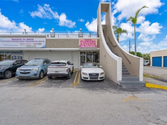 7147 SW 8th St, Miami FL 33144 — #A11876826
