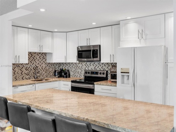 20401 NE 30th Ave # 8, Aventura FL 33180 — #A11876910