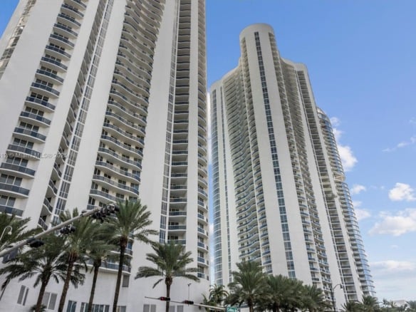 15811 Collins Ave # 3405, Sunny Isles Beach FL 33160 — #A11905812
