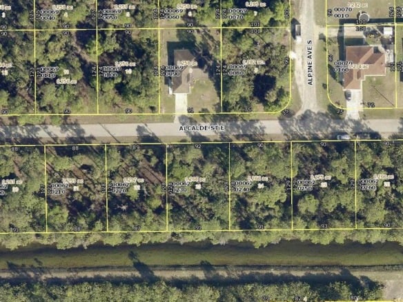 920 Alcalde Street E, Lehigh Acres FL 33974 — #R10863978