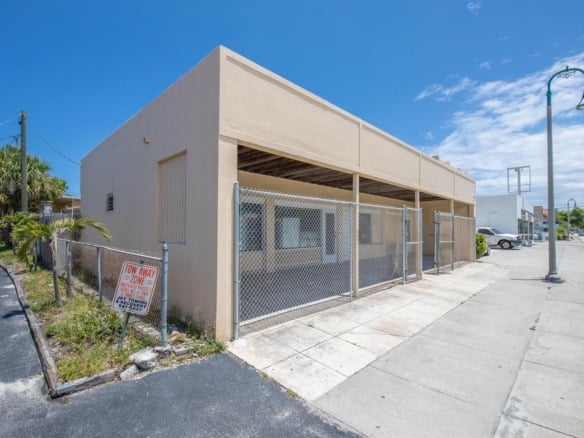 922 S Dixie Highway, FL 33460 — #R10891698