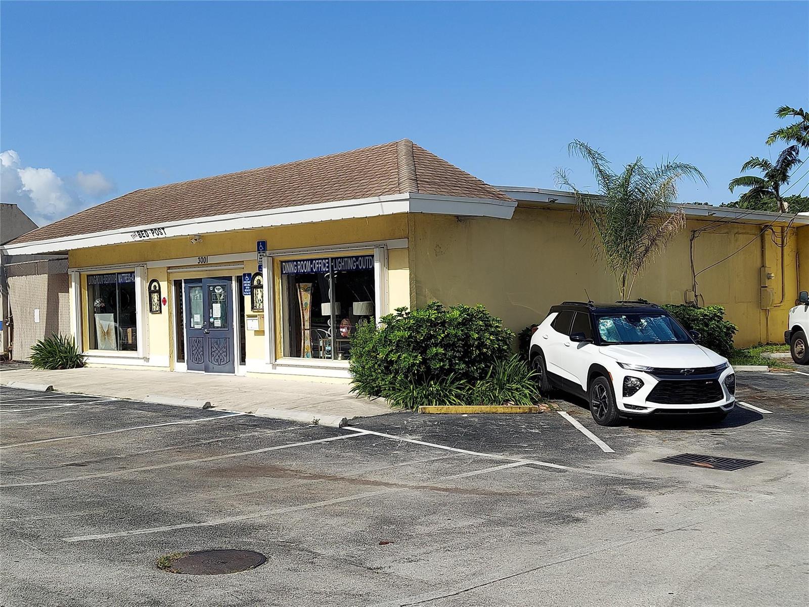 CREATOR: gd-jpeg v1.0 (using IJG JPEG v62), quality = 90 3001 NE 6 Avenue, Wilton Manors FL 33334 — #F10391933