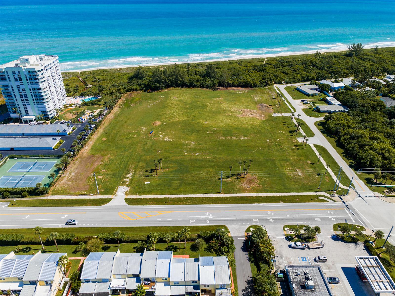 TashHodge2600NHwyA1A 2600 N Highway A1a, Hutchinson Island FL 34949 — #R10927167