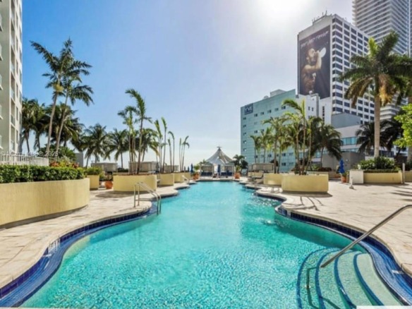 253 NE 2nd St # 632, Miami FL 33132 — #A11906473