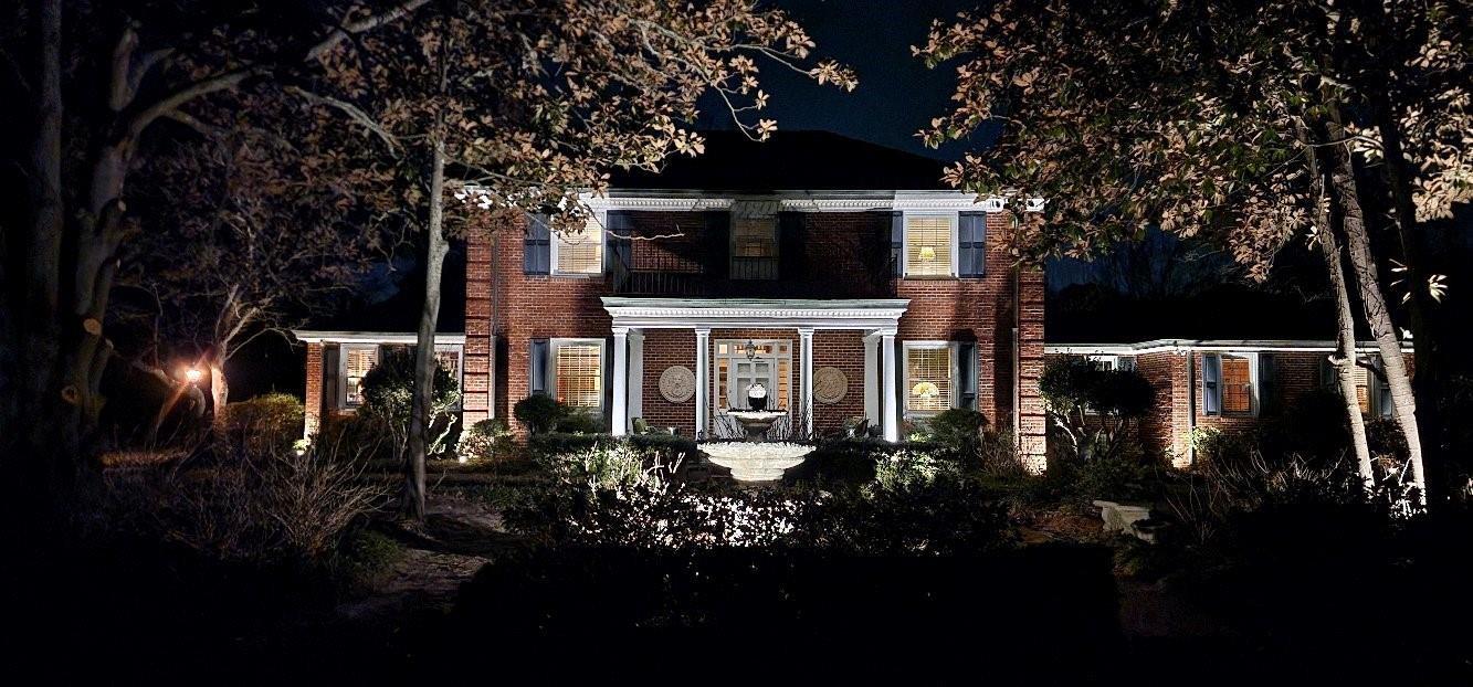CREATOR: gd-jpeg v1.0 (using IJG JPEG v62), quality = 90 310 Woodland Drive, NC — #F10446713