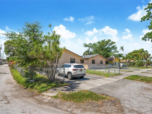 1734 N 16th Ct, Hollywood FL 33020 — #A11905653