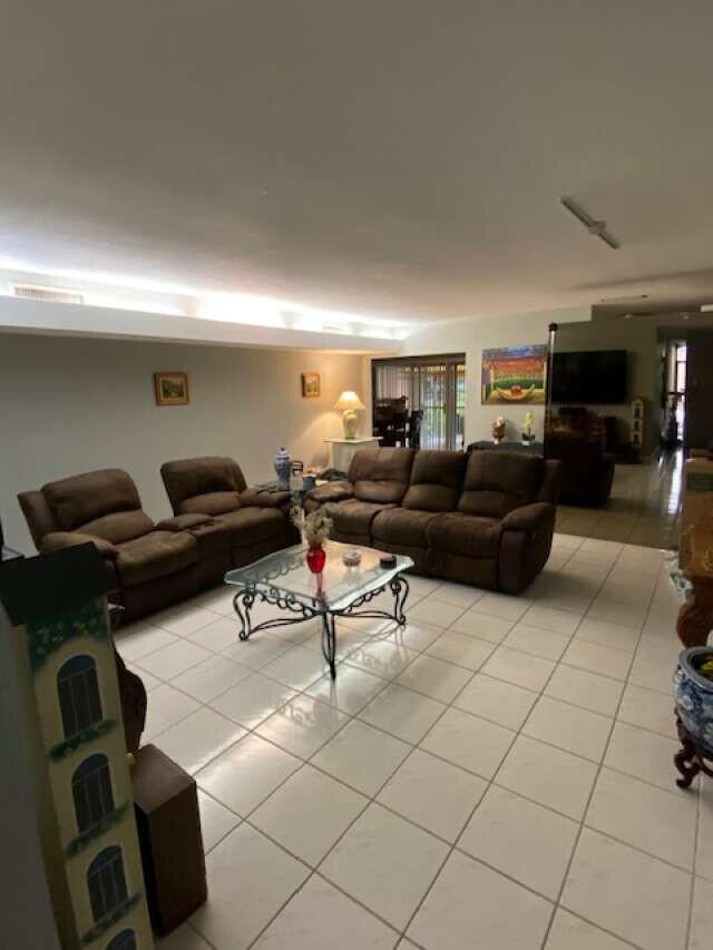1ad5be0d-8382 16023 Kingsmoor Way, Miami Lakes FL 33014 — #R11014899