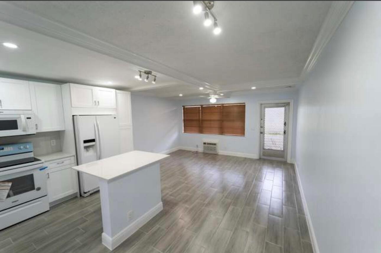 309 Windsor N, West Palm Beach FL 33417 — #R11015632