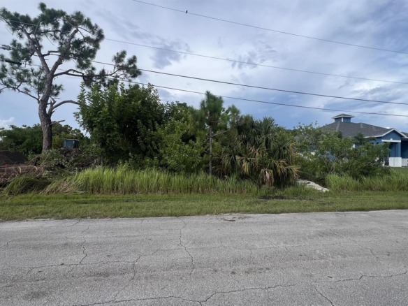 2607 SW Fair Isle Road, Port St. Lucie FL 34987 — #R11015683