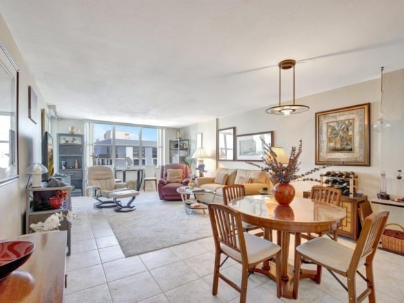 3015 N Ocean Boulevard # 17b, Fort Lauderdale FL 33308 — #R11016882