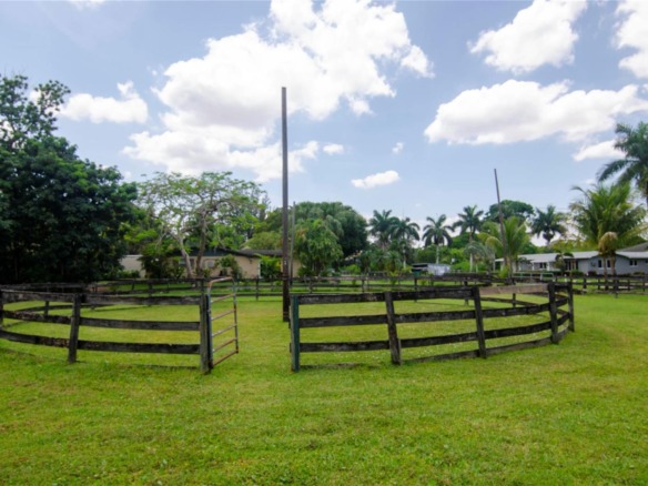 1765 Back Lot SW Back 112th Avenue, Davie FL 33325 — #F10458508