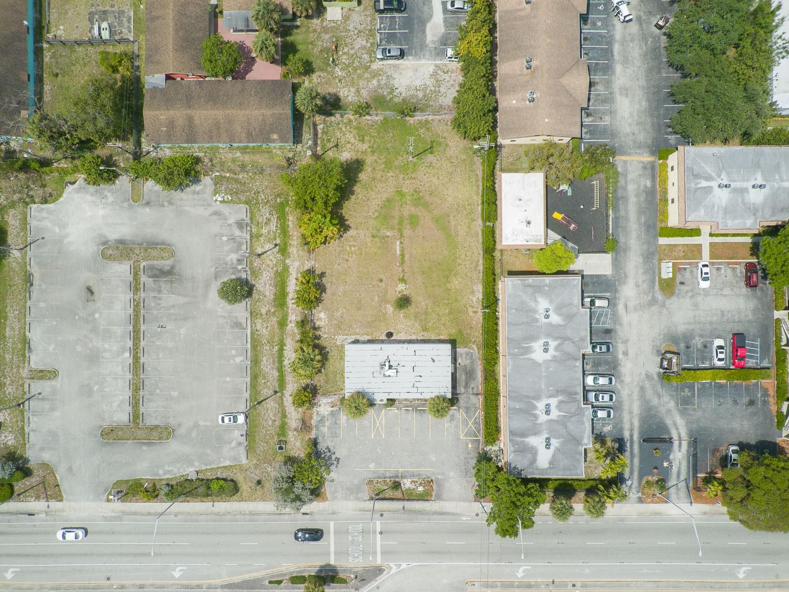 CREATOR: gd-jpeg v1.0 (using IJG JPEG v62), quality = 90 1744 Lake Worth Road, FL 33460 — #F10461552