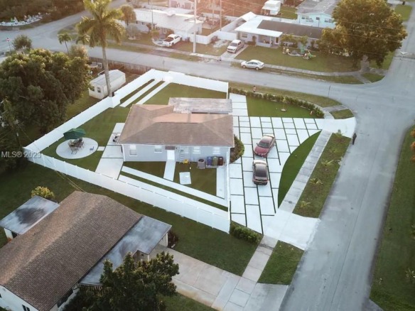3240 SW 17th Street, Fort Lauderdale FL 33312 — #R11021722