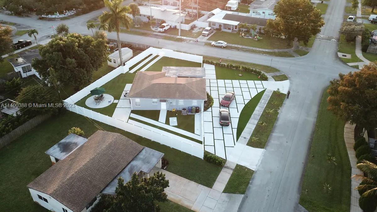 1ad5be0d-8416 3240 SW 17th Street, Fort Lauderdale FL 33312 — #R11021722