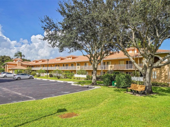 5876 Regal Glen Drive # 201, Boynton Beach FL 33437 — #F10462313