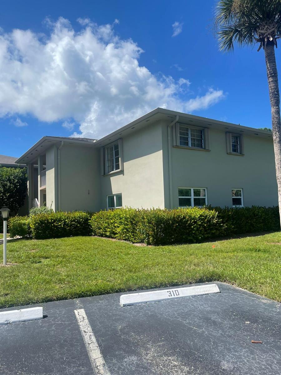 29 Lake Vista Trail # 201, Port St. Lucie FL 34952 — #R11024923