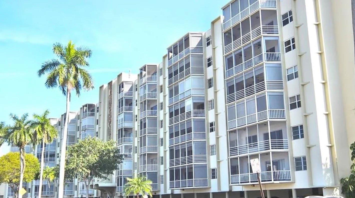 CREATOR: gd-jpeg v1.0 (using IJG JPEG v62), quality = 90 200 Diplomat Parkway # 636, Hallandale Beach FL 33009 — #F10464394