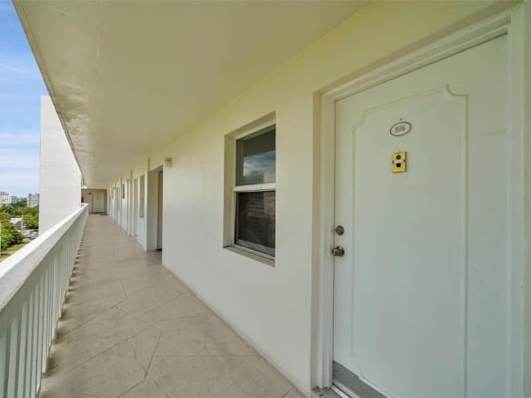 2555 NE 11th Street # 806, Fort Lauderdale FL 33304 — #F10468807