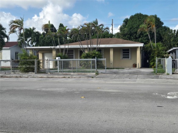961 E 32nd St, Hialeah FL 33013 — #A11690185