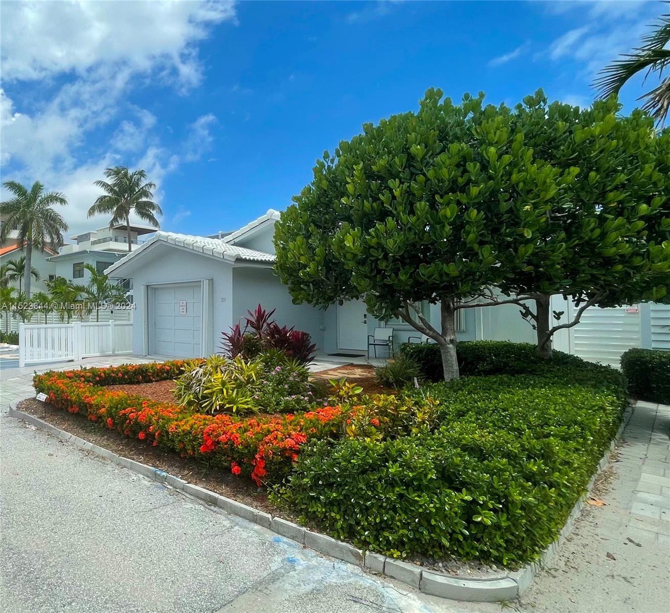 331 Desoto St, Hollywood FL 33019 — #A11523344