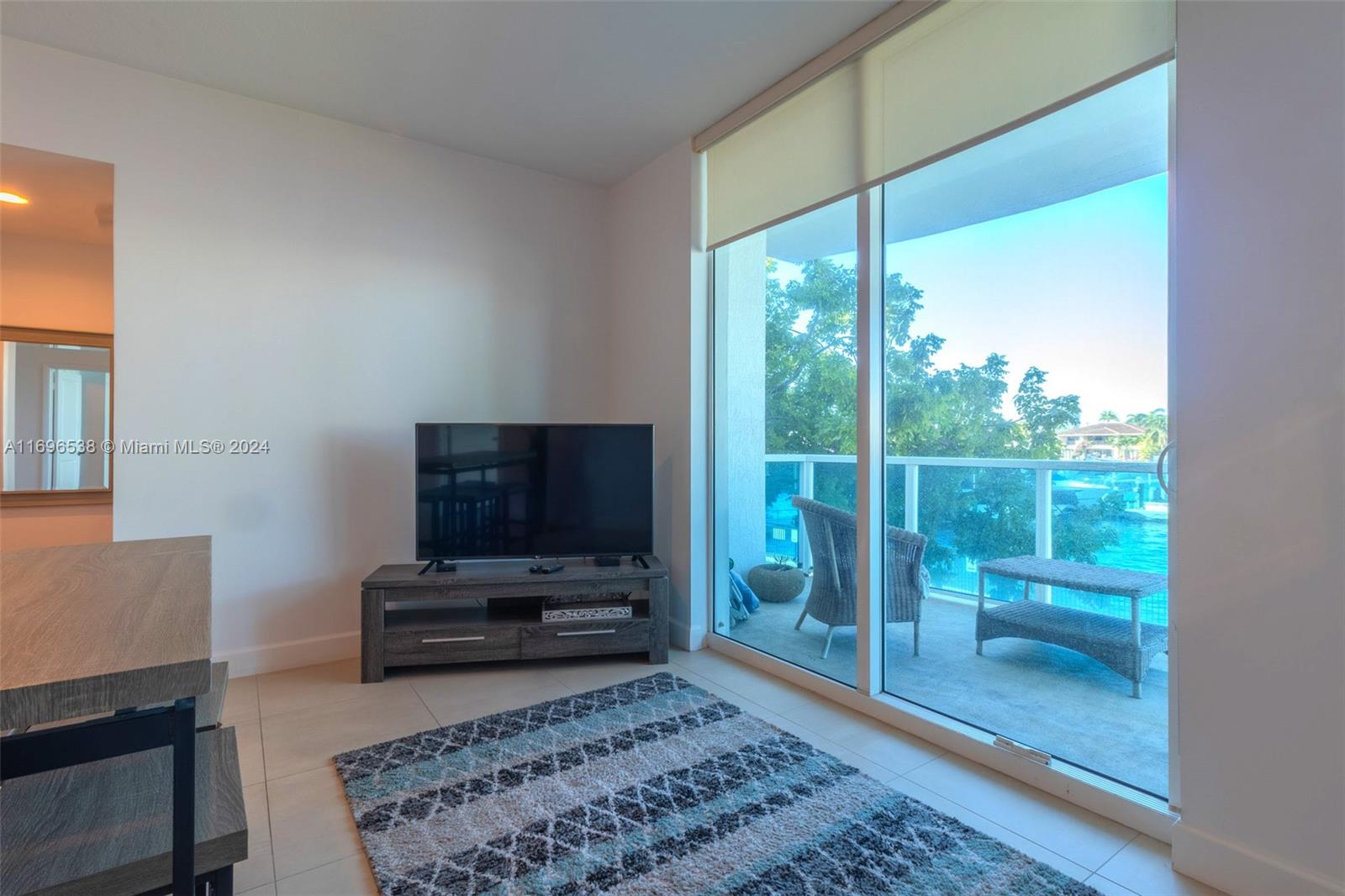 1ad5be0d-899 1945 S Ocean Dr # M5, Hallandale Beach FL 33009 — #A11696538