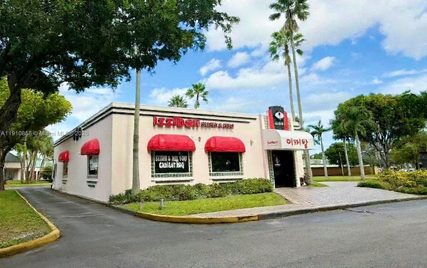 7225 W OKALAND PARD BLVD, Lauderhill FL 33313 — #A11910856