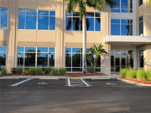 9160 Forum Corporate Parkway, Fort Myers FL 33905 — #A11912302