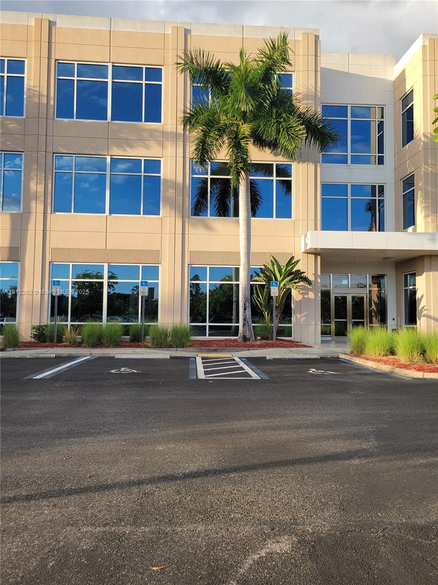 1ad5be0d-976 9160 Forum Corporate Parkway, Fort Myers FL 33905 — #A11912302