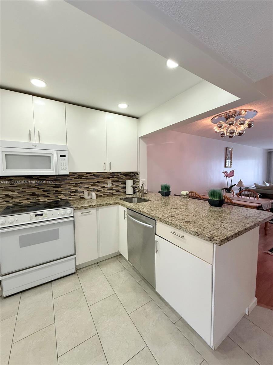 6dd28e9b-1039 2081 S Ocean Dr # 308, Hallandale Beach FL 33009 — #A11909032