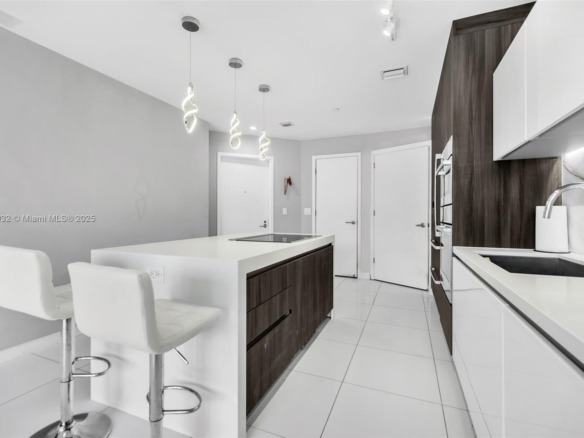 851 NE 1st Ave # 806, Miami FL 33132 — #A11897032
