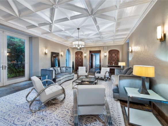 4745 Pine Tree Dr, Miami Beach FL 33140 — #A11697123