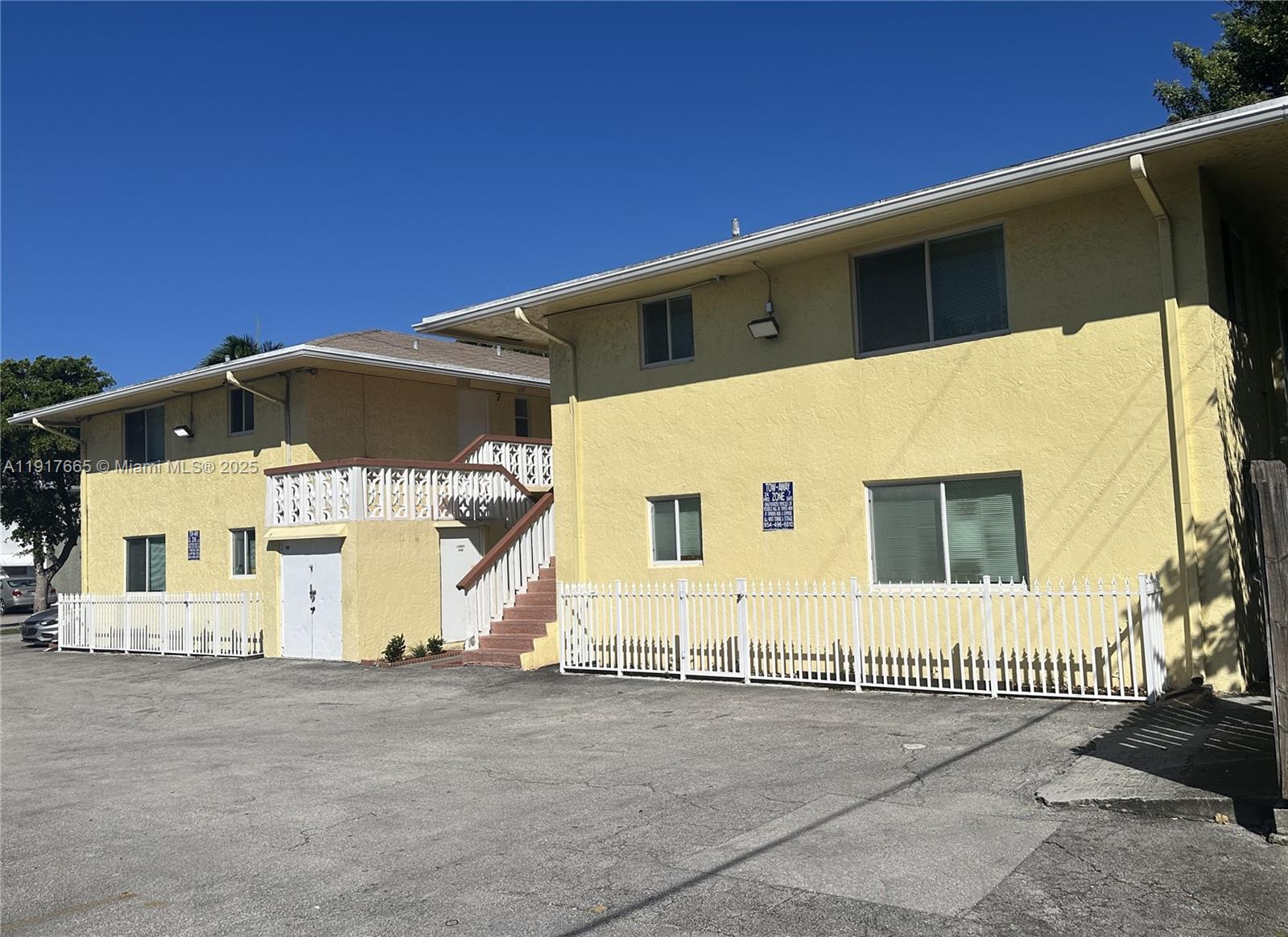 6dd28e9b-1107 724 NE 4th St, Hallandale Beach FL 33009 — #A11917665